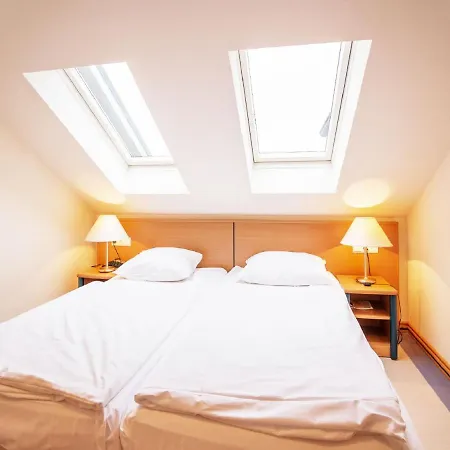شقة Komfort Appartement Mit 1 Schlafzimmer Und Balkon Im Dachgeschoss 081 *